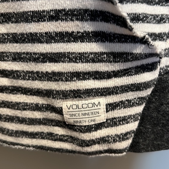 Women’s Volcom Striped Hoody Size Large - Picture 3 of 3